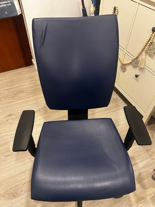 Silla de oficina giratoria azul