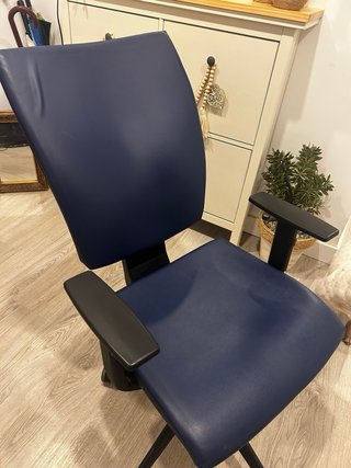 Silla de oficina giratoria azul