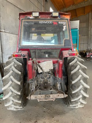 Tractor CASE INTERNATIONAL 685