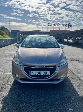 Peugeot 208 2014