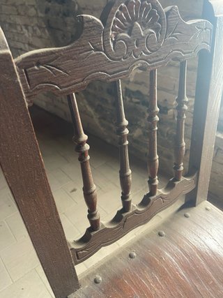 Silla de madera antigua 10