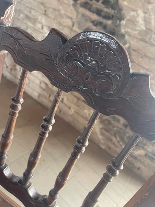 Silla de madera antigua 10