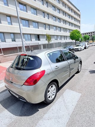 Peugeot 308 2011