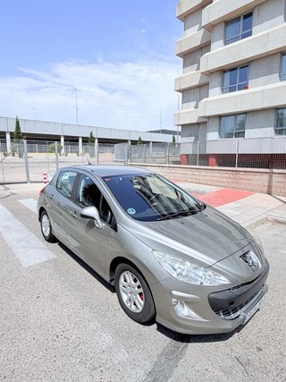 Peugeot 308 2011