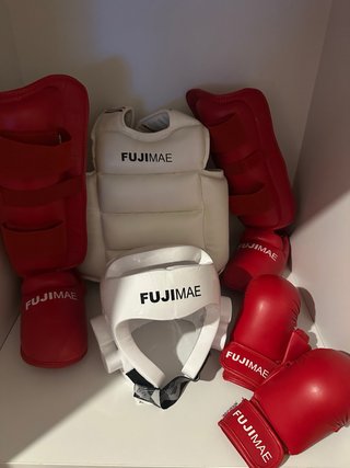 Set de Protecciones Karate FUJIMAE