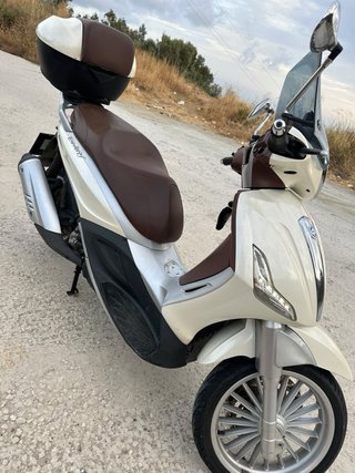 Piaggio Beverly 300c Beige y Marrón
