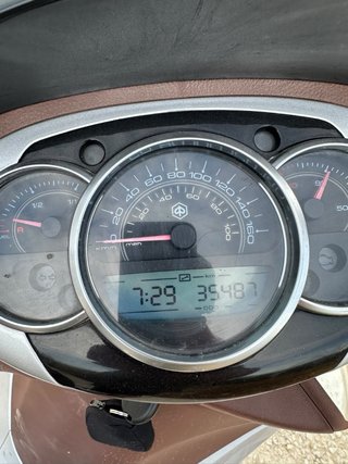 Piaggio Beverly 300c Beige y Marrón
