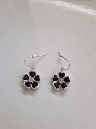 Pendientes flor negra plata