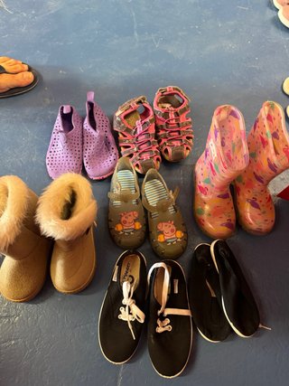 Lote de 9 pares de calzado infantil talla 25