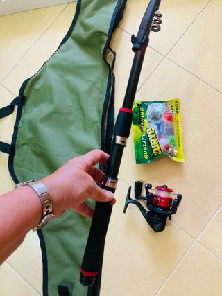 Caña de pescar 1.80m + carrete y funda