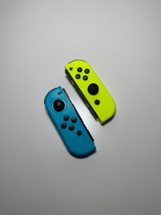Mandos Nintendo Switch Joy-Con Azul y Amarillo