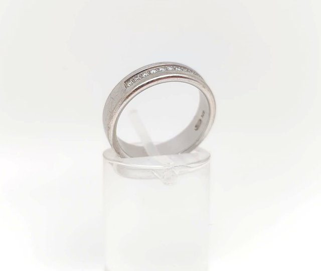 Anillo Oro Blanco 18K con Cristales