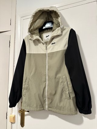 Chaqueta Cortavientos Pull&Bear Talla S