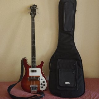 Bajo Eléctrico Harley Benton Estilo Rick.