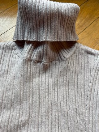 Jersey Punto Cropped Cuello Vuelta Bershka