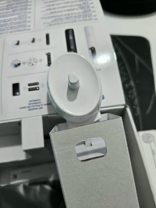 2 Spazzolini Oral-B iO5 + Accessori