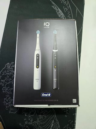 2 Spazzolini Oral-B iO5 + Accessori