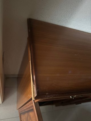 Cómoda de madera clásica
