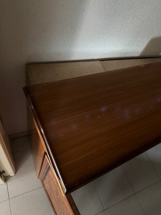 Cómoda de madera clásica