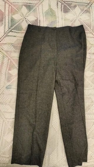 Pantalones grises