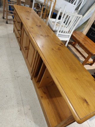 Cómoda de madera rústica