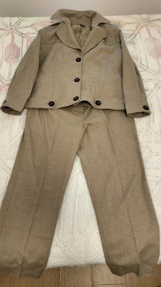 Traje de Dos Piezas Beige