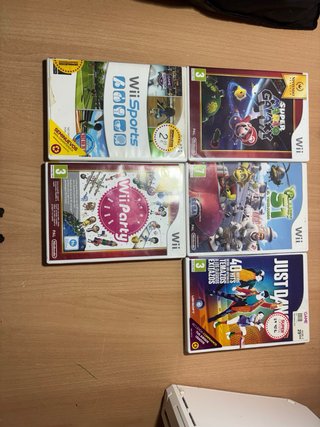 Consola Nintendo Wii con 5 Juegos y Accesorios