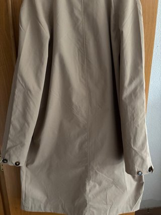 Gabardina Beige con Cuello de Pana