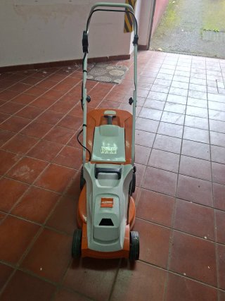 Cortacésped Eléctrico Stihl RMA 235 sin bateria