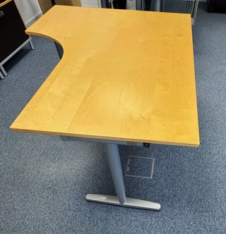 Mesa de oficina de madera y metal