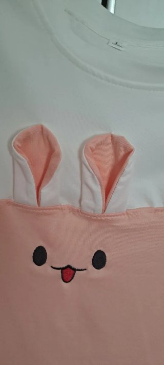 Camiseta conejito rosa y blanco