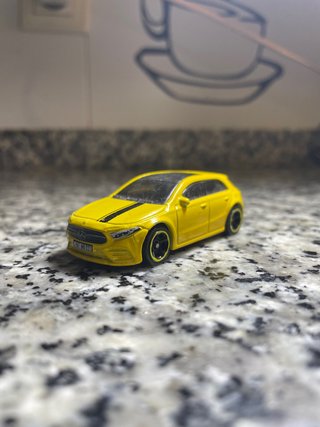 Coche Hot Wheels Amarillo