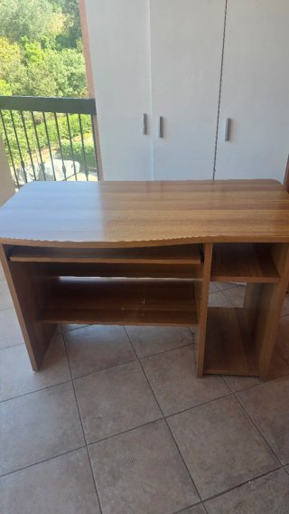 Scrivania in legno 120x60x75 cm
