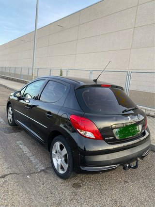 Peugeot 207 1,6 HDI 2010
