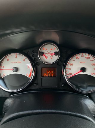 Peugeot 207 1,6 HDI 2010