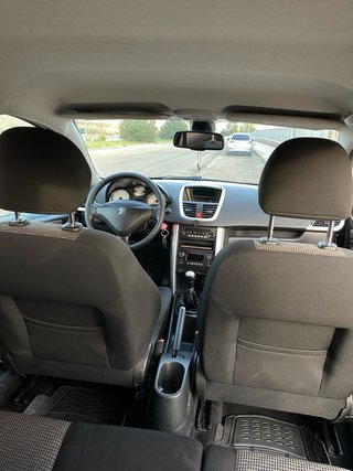 Peugeot 207 1,6 HDI 2010