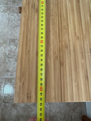 Escritorio de bambú con cajones. Silla de regalo