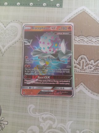 Carta Pokémon Blacephalon GX 52/214 Full Art