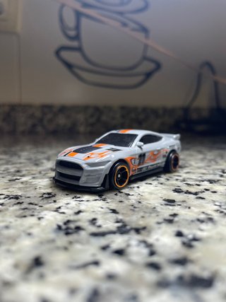Hot Wheels Mustang Gris Naranja
