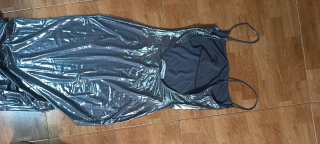 Vestido largo metálico plata Bershka - efecto wet