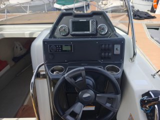Quicksilver Activ 755 Sundeck