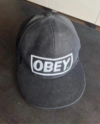 Gorra Obey Negra