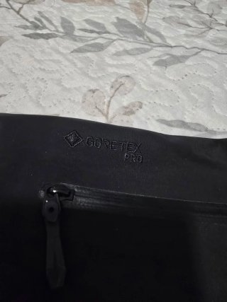 Cortavientos Arc'teryx Gore-Tex Negro