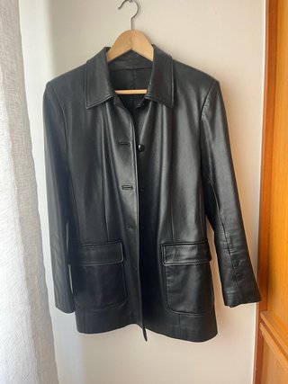 Chaqueta de piel negra