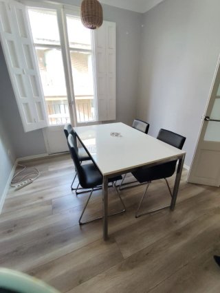 Mesa y 4 Sillas Comedor