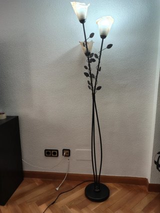 Lámpara de pie estilo floral