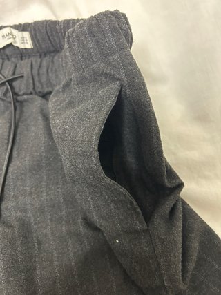 Pantalón Gris de Rayas