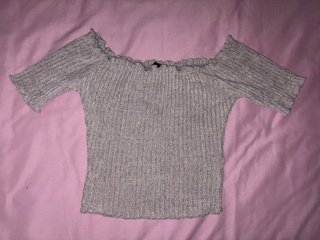 Top de punto gris