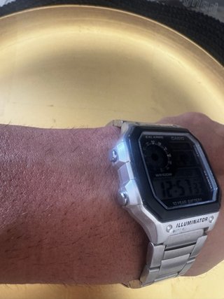 Casio AE1200WHD-1AVEF “Casio Royale”