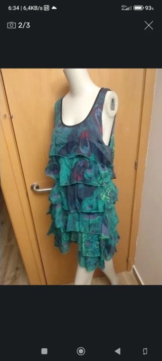 Vestido con Volantes Estampado